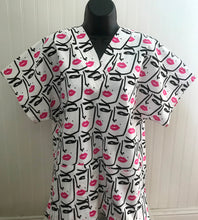 Load image into Gallery viewer, Vogue Retro Ladies Pink Lips Medical Scrub Top Unisex Style for Men & Women