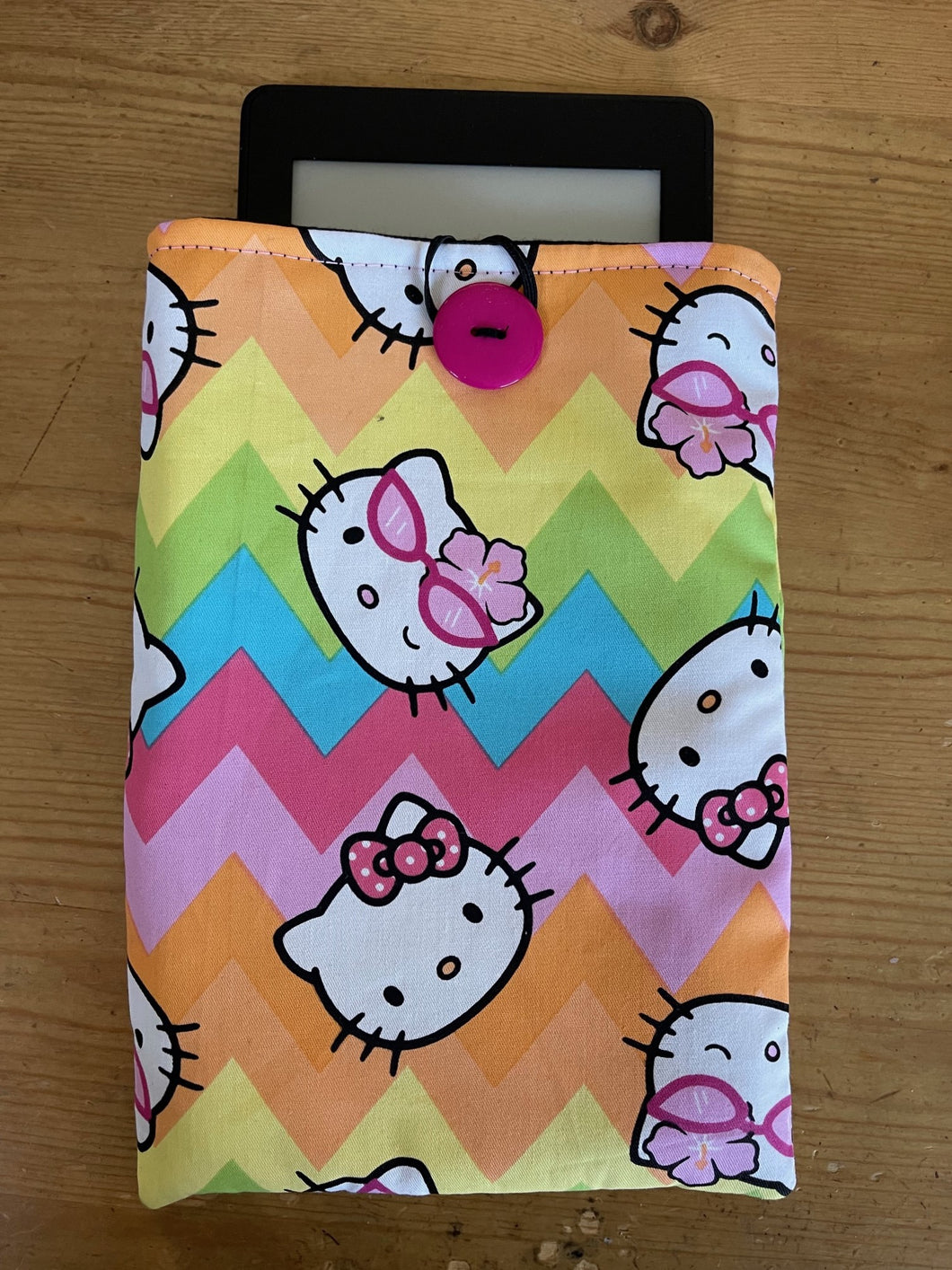 HELLO KITTY CHEVRON INSPIRED KINDLE SLEEVE SOFT & PADDED 6