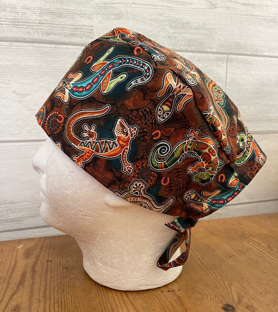 Gecko Lizard Brown Fabric Unisex Medical Surgical Scrub Caps Men & Women Tie Back and Bouffant Hat Styles