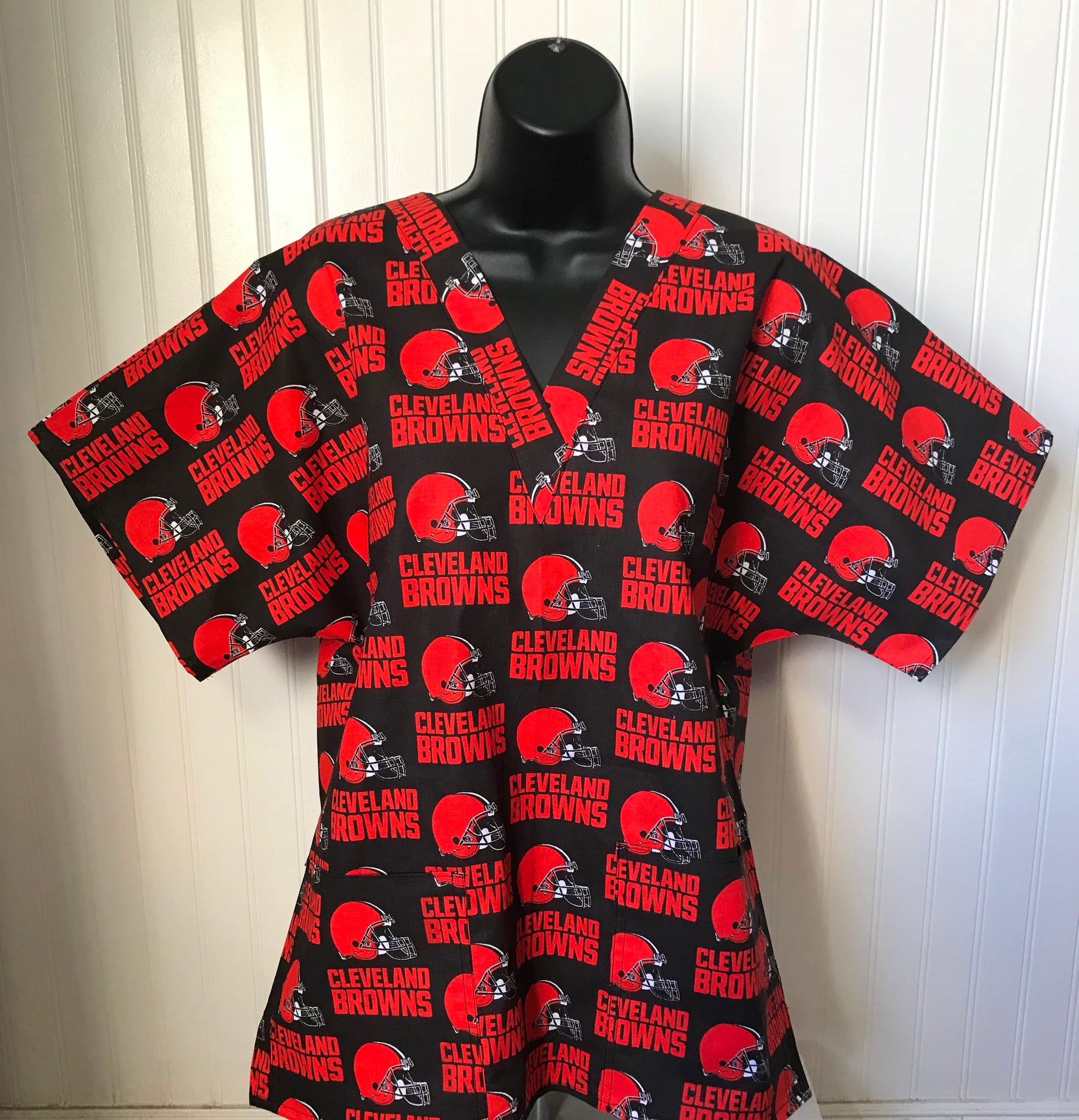 Football Cleveland Browns Medical Scrub Top Unisex Relaxed Fit Men's Scrub  Top Women's Scrub Top