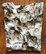 Load image into Gallery viewer, Wolves Wolf Medical Scrub Top in Snow Unisex Relaxed Style for Men &amp; Women
